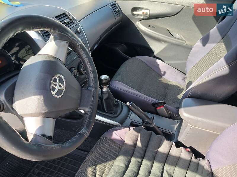 Седан Toyota Corolla 2011 в Киеве