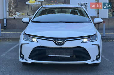 Седан Toyota Corolla 2019 в Дніпрі