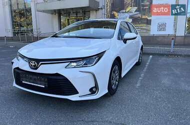 Седан Toyota Corolla 2019 в 