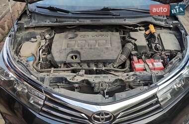 Седан Toyota Corolla 2013 в 