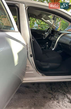 Седан Toyota Corolla 2010 в 