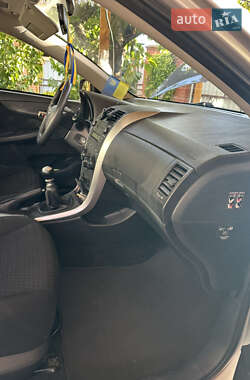 Седан Toyota Corolla 2010 в 