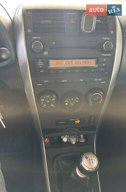 Седан Toyota Corolla 2010 в 