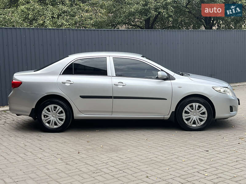 Седан Toyota Corolla 2008 в Черкассах