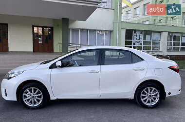 Седан Toyota Corolla 2014 в 