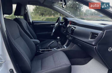 Седан Toyota Corolla 2014 в 