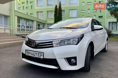 Седан Toyota Corolla 2014 в 