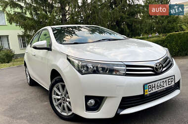 Седан Toyota Corolla 2014 в 