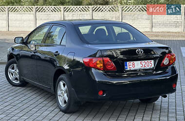 Седан Toyota Corolla 2009 в 