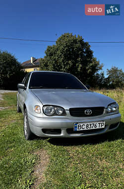 Седан Toyota Corolla 2001 в 
