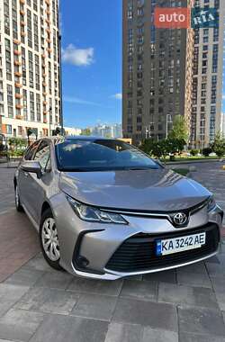 Седан Toyota Corolla 2019 в Киеве