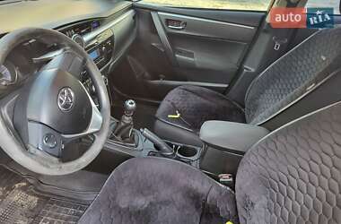 Седан Toyota Corolla 2013 в Харкові