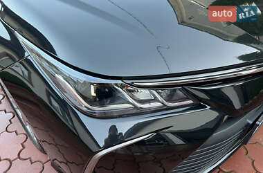 Седан Toyota Corolla 2019 в 