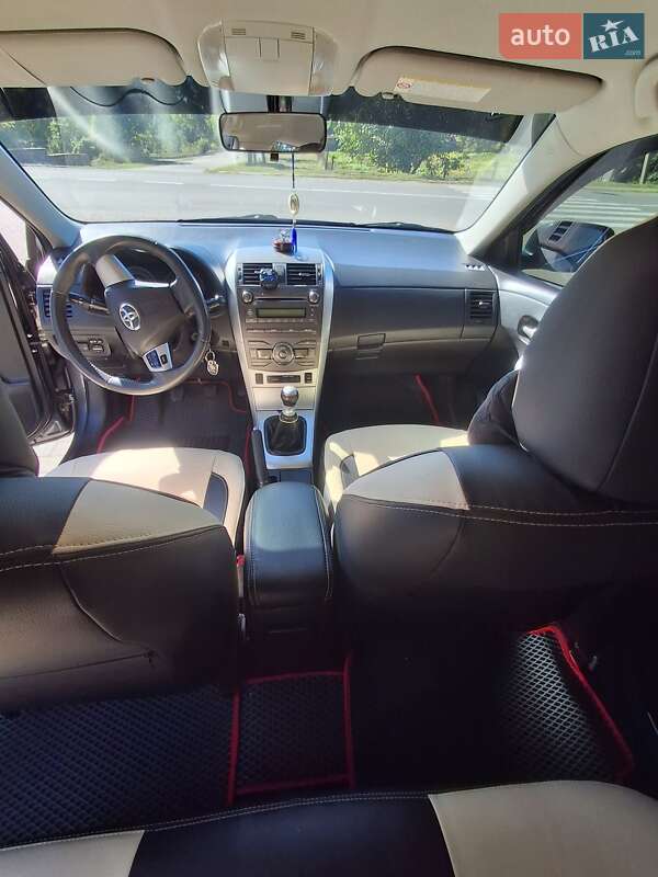 Седан Toyota Corolla 2011 в Шполе