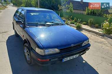 Хэтчбек Toyota Corolla 1990 в 