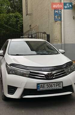 Седан Toyota Corolla 2013 в Днепре