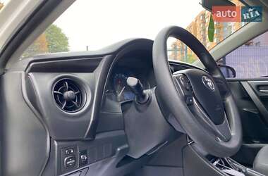 Седан Toyota Corolla 2017 в 