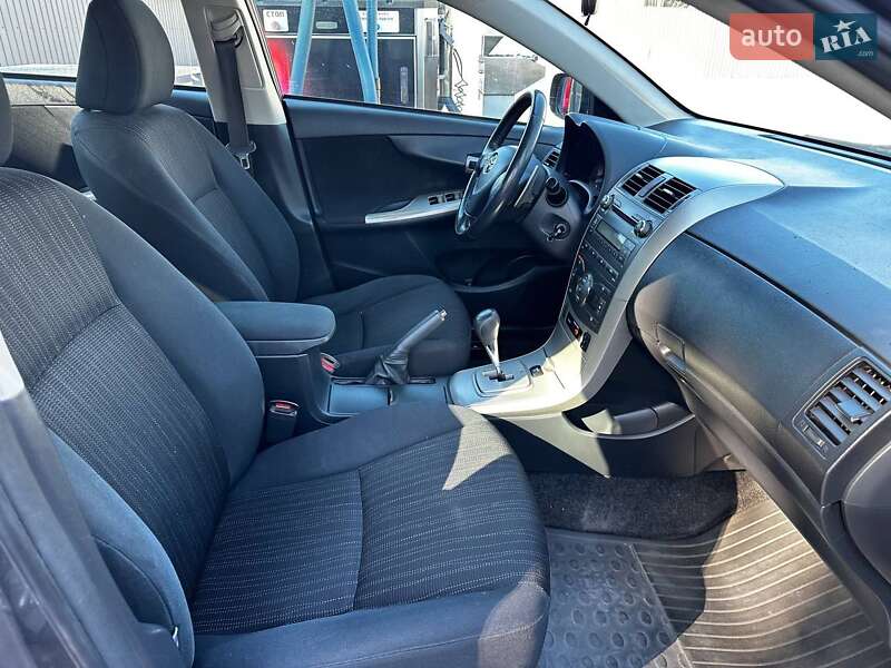 Седан Toyota Corolla 2007 в Днепре