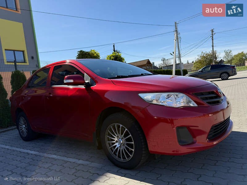 Седан Toyota Corolla 2012 в Львове