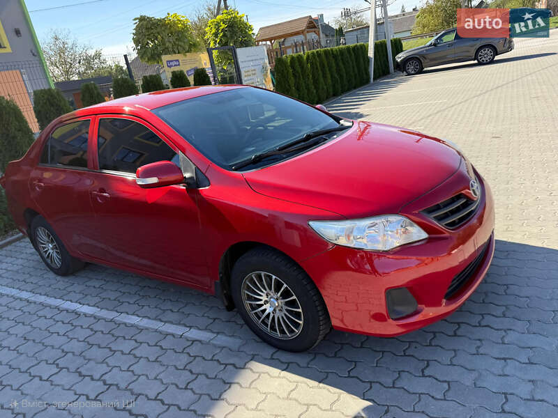 Седан Toyota Corolla 2012 в Львове
