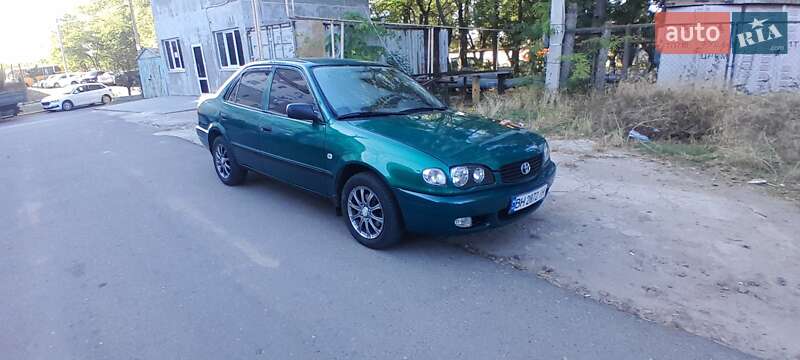 Седан Toyota Corolla 2000 в Одессе