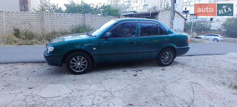 Седан Toyota Corolla 2000 в Одессе