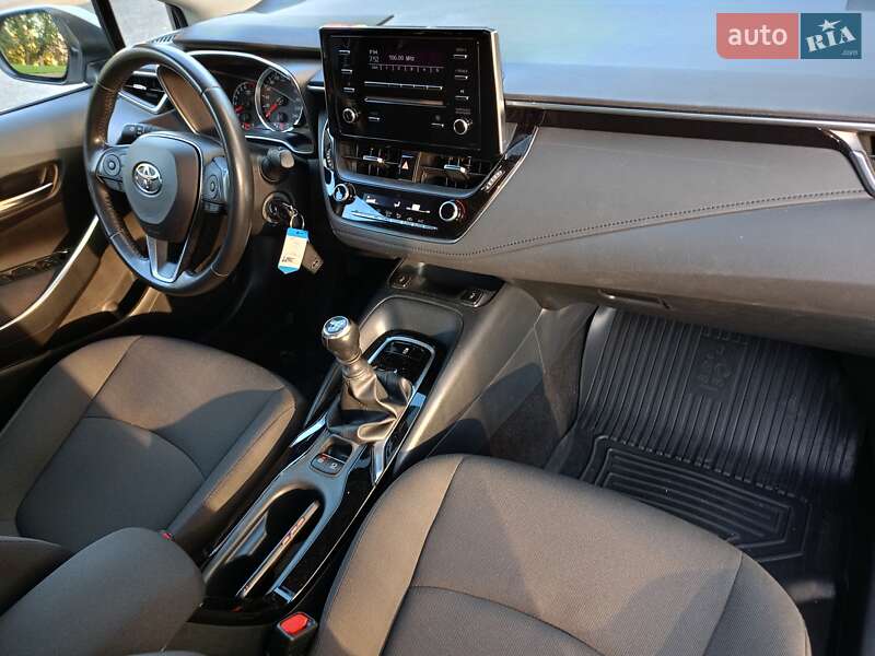 Седан Toyota Corolla 2021 в Киеве