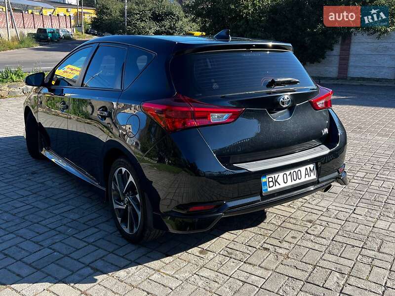 Хетчбек Toyota Corolla 2017 в Рівному