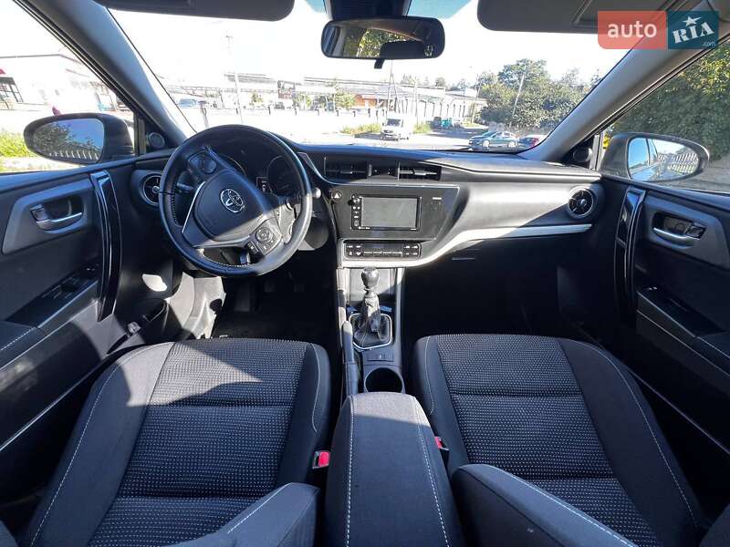 Хетчбек Toyota Corolla 2017 в Рівному