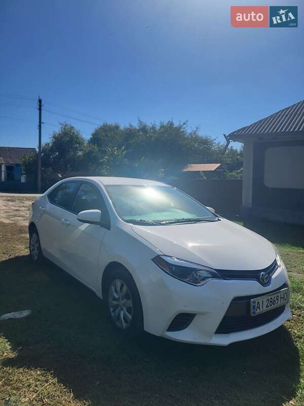 Седан Toyota Corolla 2016 в Могилев-Подольске