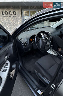 Седан Toyota Corolla 2010 в 