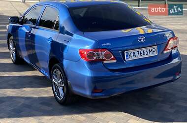 Седан Toyota Corolla 2011 в 