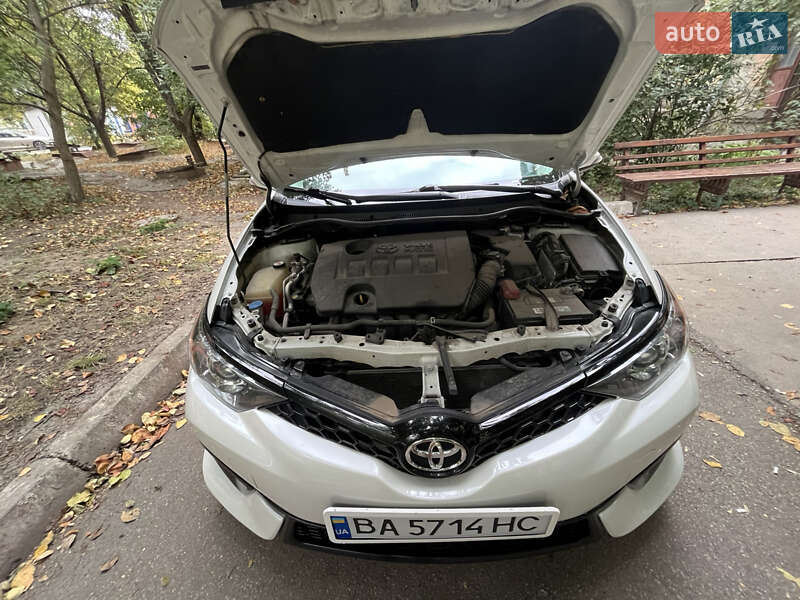 Хетчбек Toyota Corolla 2017 в Кропивницькому