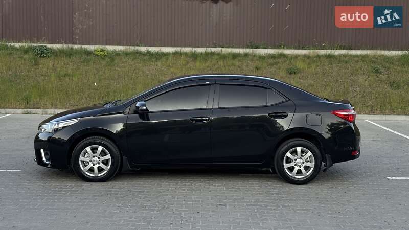 Седан Toyota Corolla 2016 в Тернополі