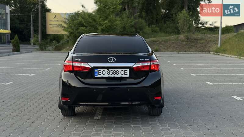 Седан Toyota Corolla 2016 в Тернополі