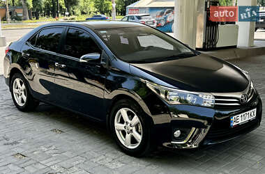 Седан Toyota Corolla 2014 в 