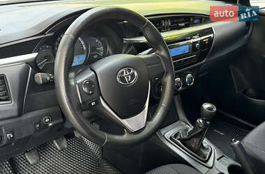 Седан Toyota Corolla 2014 в 
