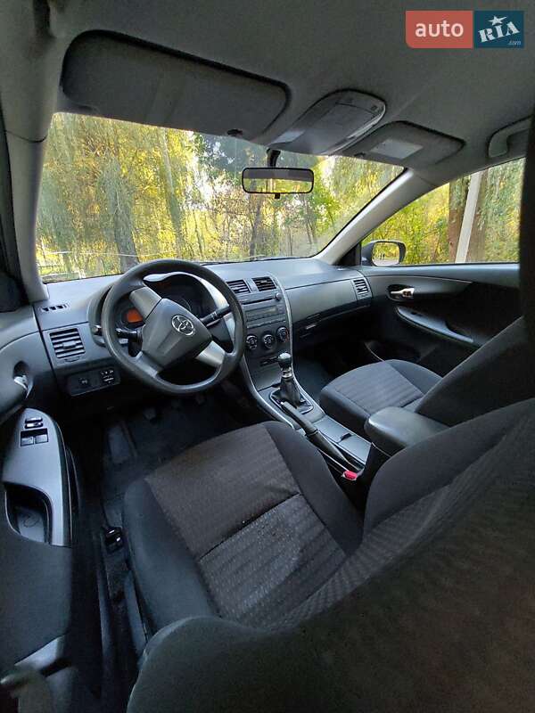 Седан Toyota Corolla 2010 в Харькове