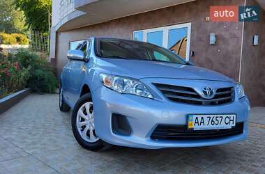 Седан Toyota Corolla 2011 в 