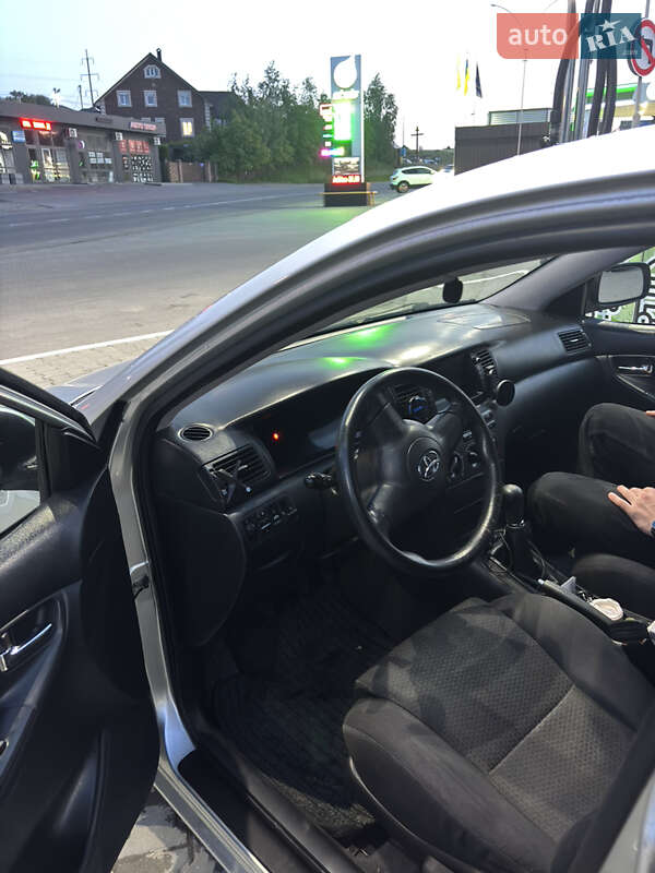 Седан Toyota Corolla 2005 в Чернівцях фото 10 Седан Toyota Corolla 2005 в Чернівцях