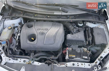 Седан Toyota Corolla 2013 в 