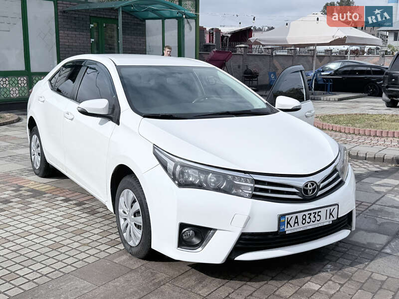 Toyota Corolla 2015