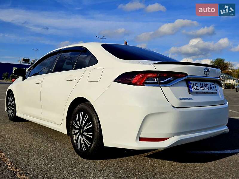 Седан Toyota Corolla 2019 в Днепре