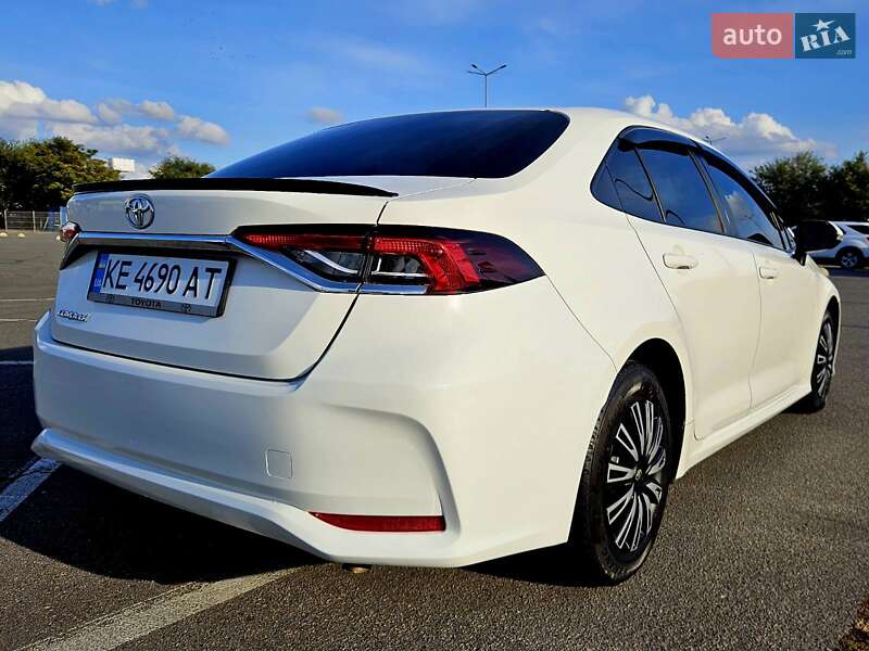 Седан Toyota Corolla 2019 в Днепре