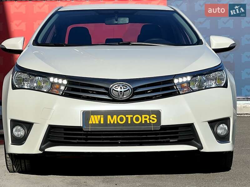 Седан Toyota Corolla 2013 в Києві