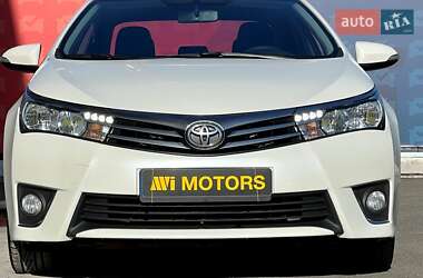 Седан Toyota Corolla 2013 в 
