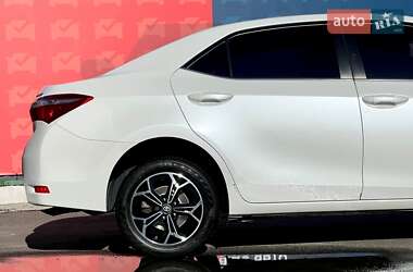 Седан Toyota Corolla 2013 в 