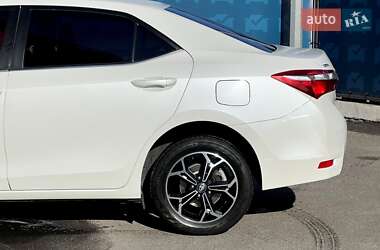 Седан Toyota Corolla 2013 в 