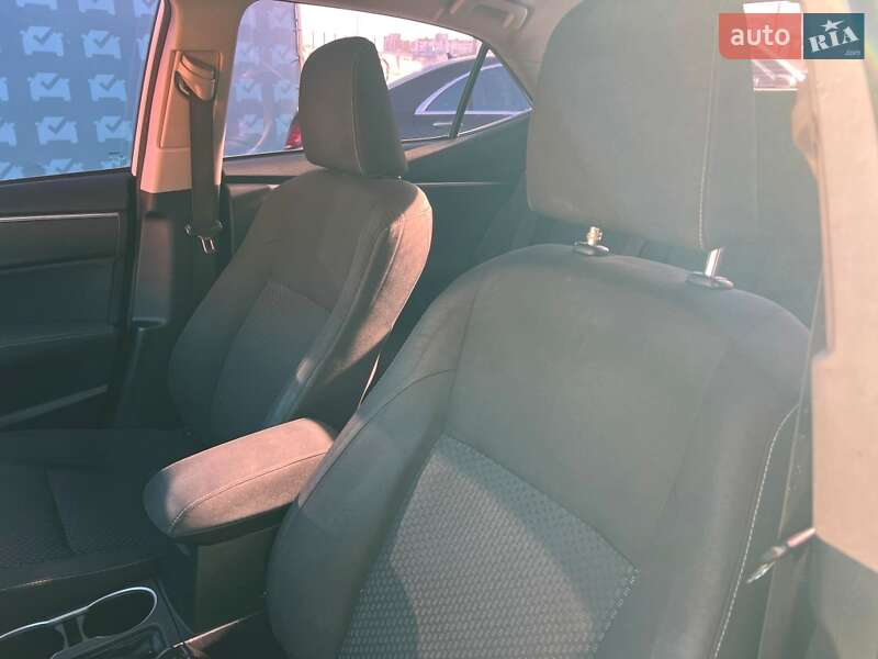 Седан Toyota Corolla 2013 в Києві