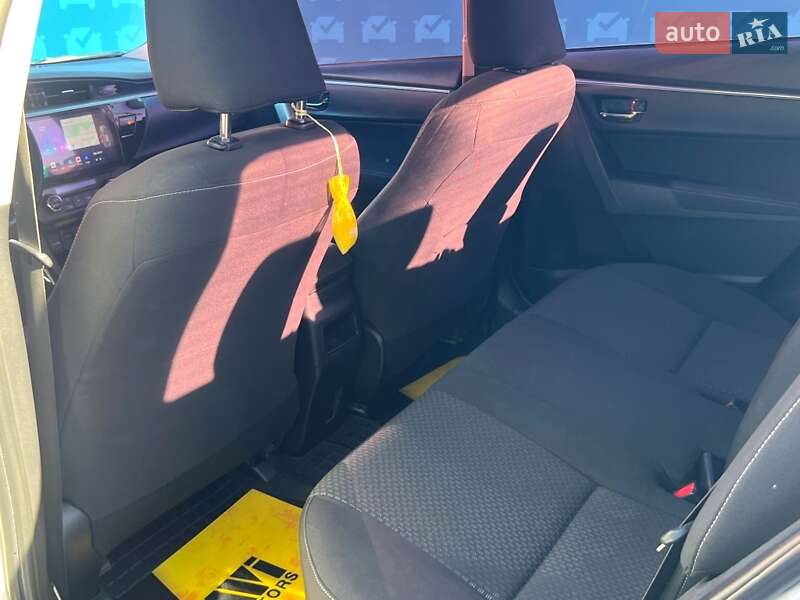 Седан Toyota Corolla 2013 в Києві